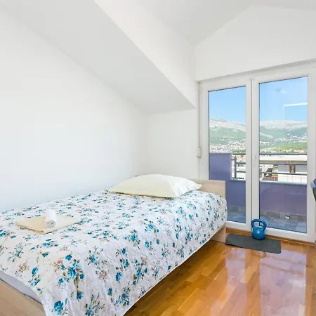 With A Parking Space Split - 21756 Appartement *