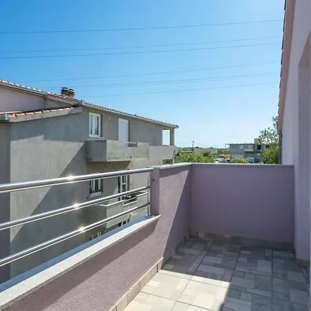 With A Parking Space Split - 21756 Appartement Solin
