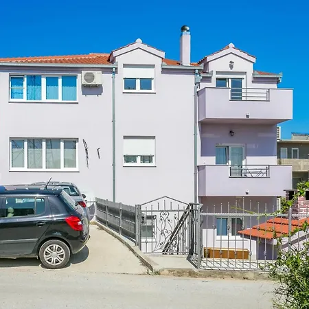 With A Parking Space Split - 21756 Solin